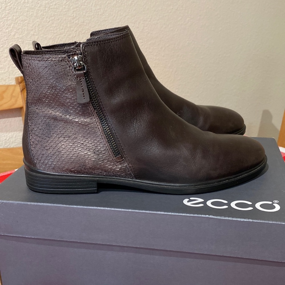 ECCO leather short boots color coffee size 9-9.5
